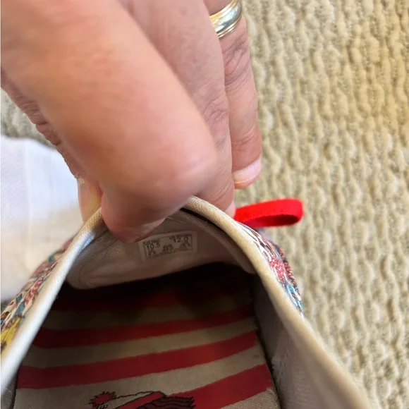 Colorful Where’s Waldo Vans Sneakers with Red Laces, size 10.5 - Picture 7 of 7